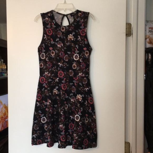 tweeze me Dresses & Skirts - Dress floral. Juniors by TeezeMe. Medium